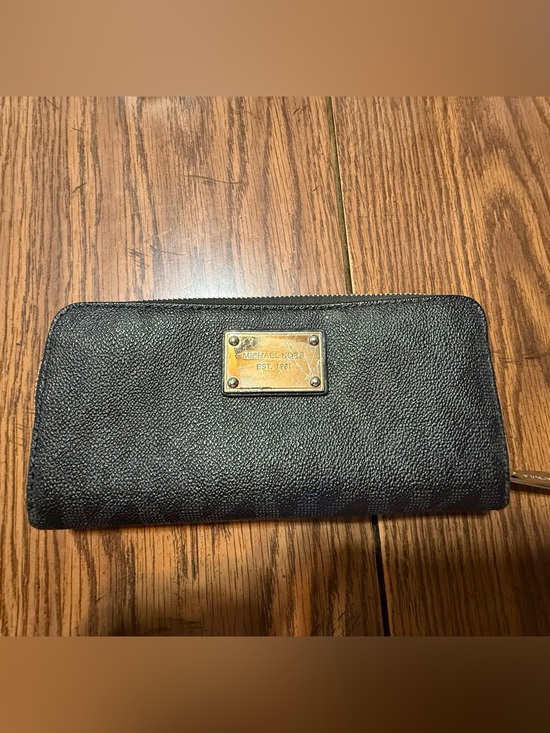 Michael Kors Handbags - Michael Kors Black Zip Around Leather Wallet Gold Logo Continental Organizer